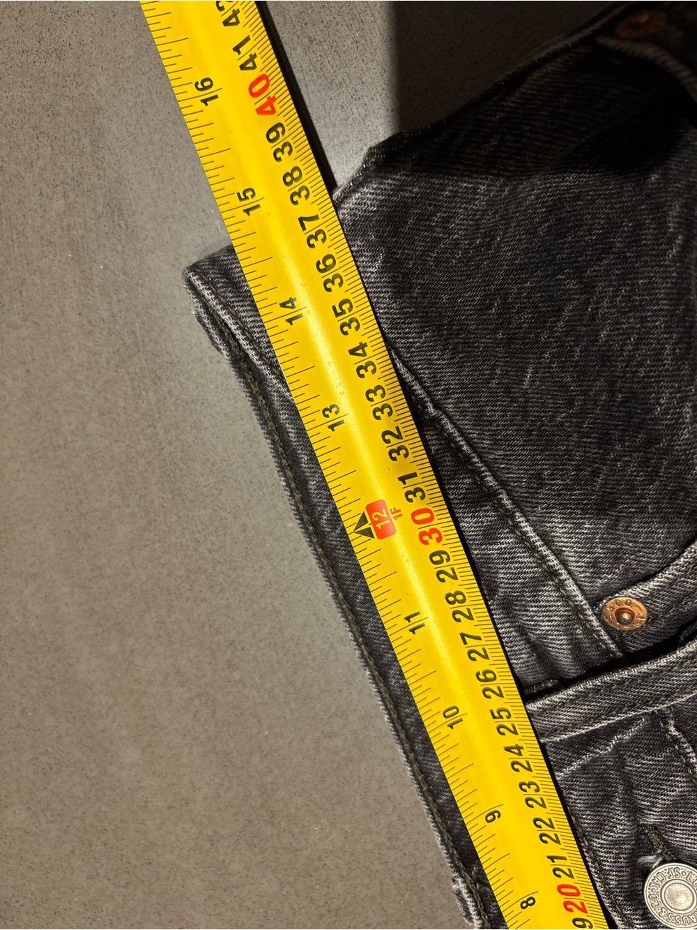 Levi’s Premium Ribcage Straight Ankle Jeans W28 L27 Washed Black 90s Minimalist - Picture 11 of 15